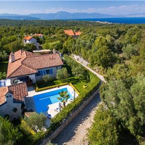 3 Bedroom Stone Villa with Pool in Sabljici, near Malinska, Sleeps 6-7
